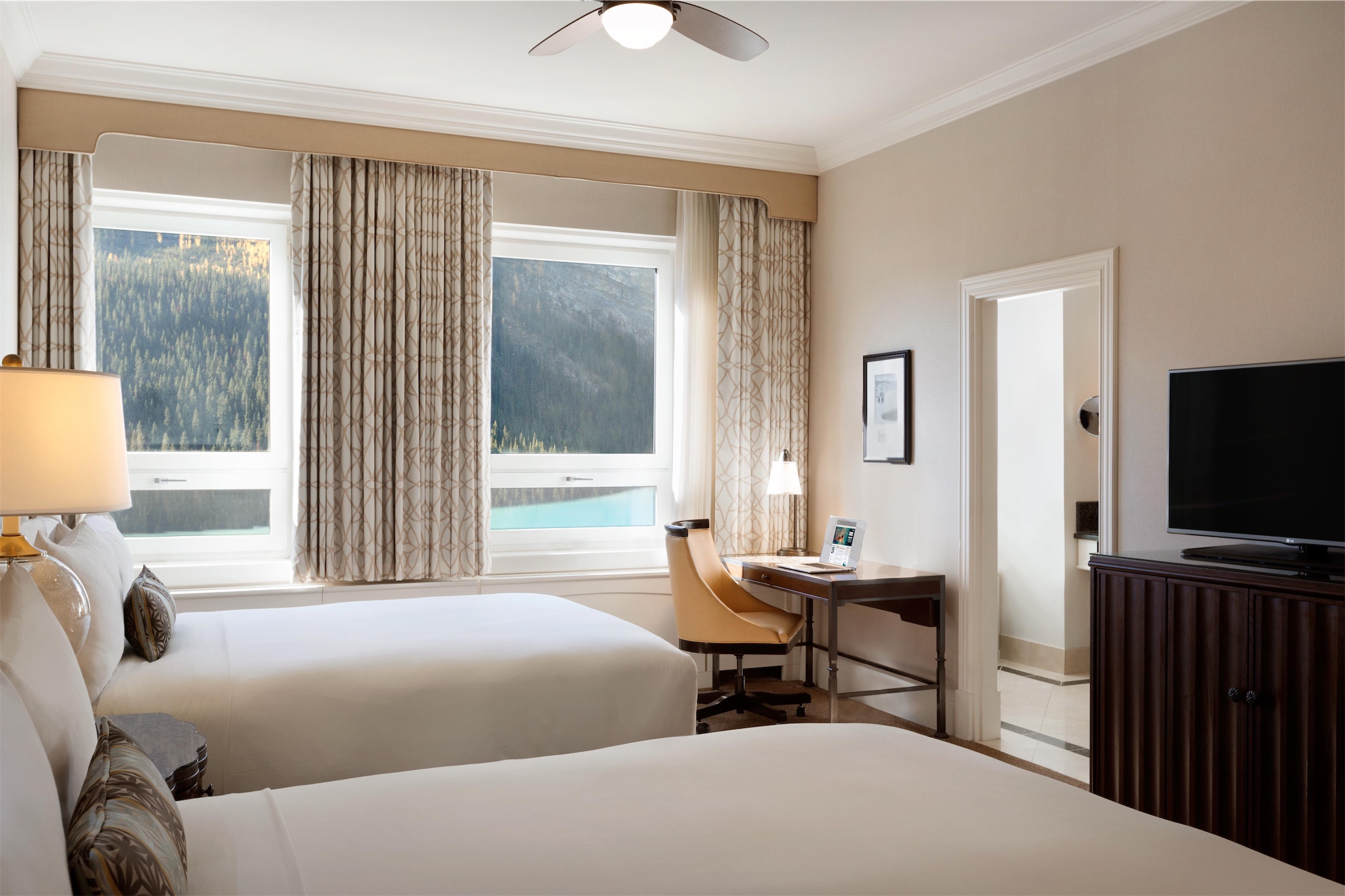 Lake Louise Guest Rooms Fairmont Chateau Lake Louise